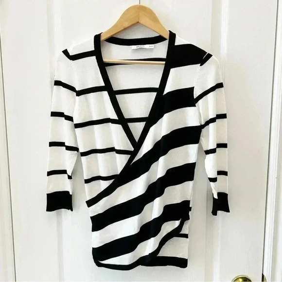 Ricki’s Wrap Front Sweater Deep V Neckline Thin Knit Black & White Stripes XS - Picture 4 of 16